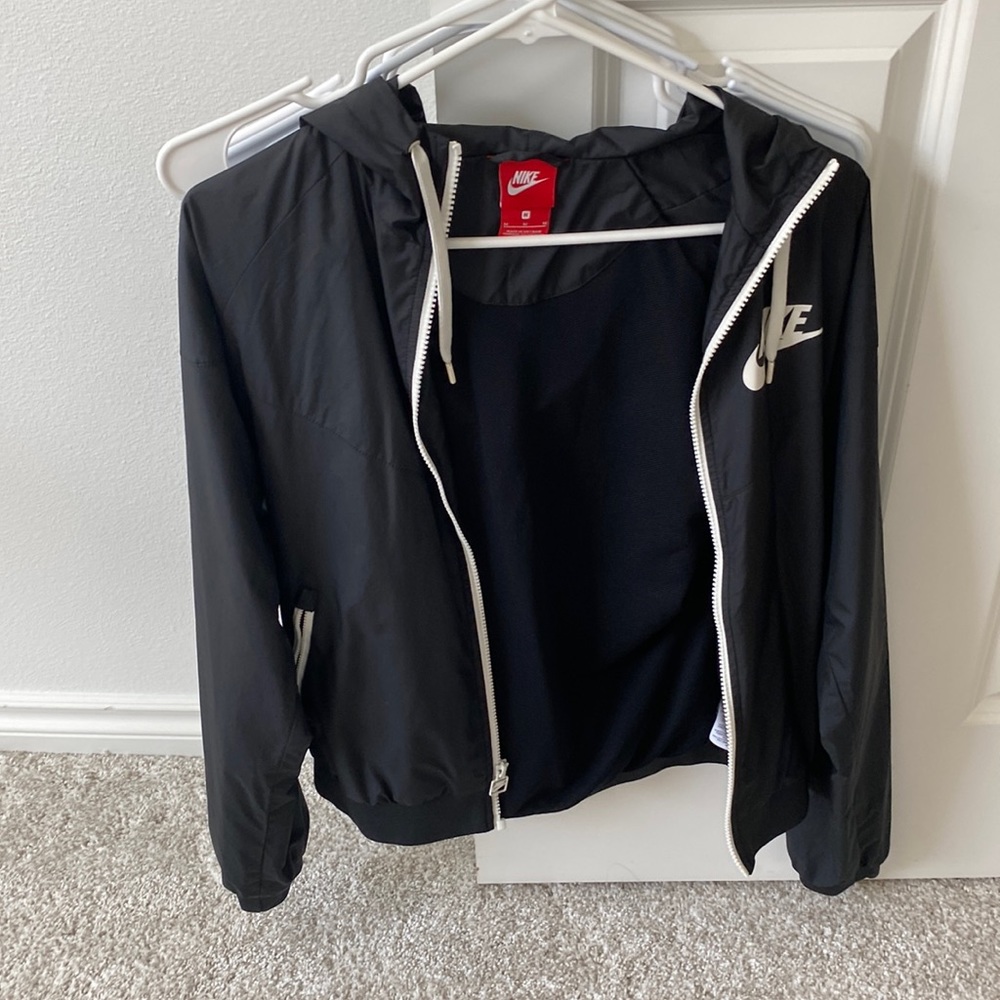 3 Nike windbreakers
